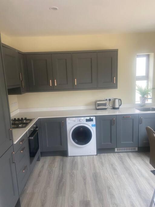 Modern Apartment At Croagh Patrick Westport Eksteriør bilde