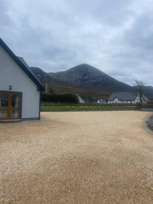 Modern Apartment At Croagh Patrick Westport Eksteriør bilde